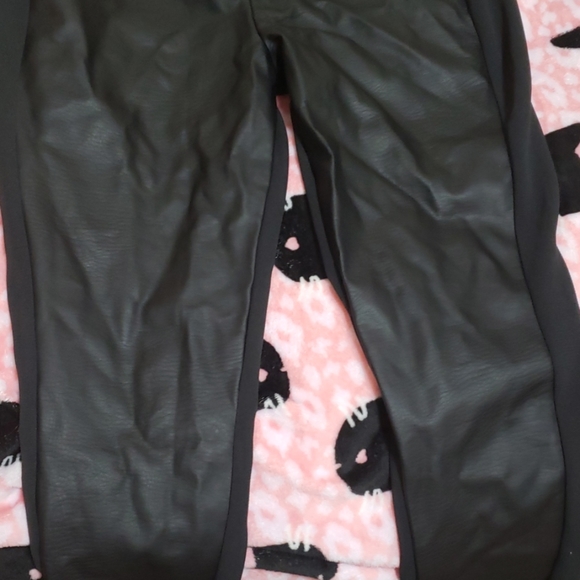 Pleather pants - Picture 2 of 3